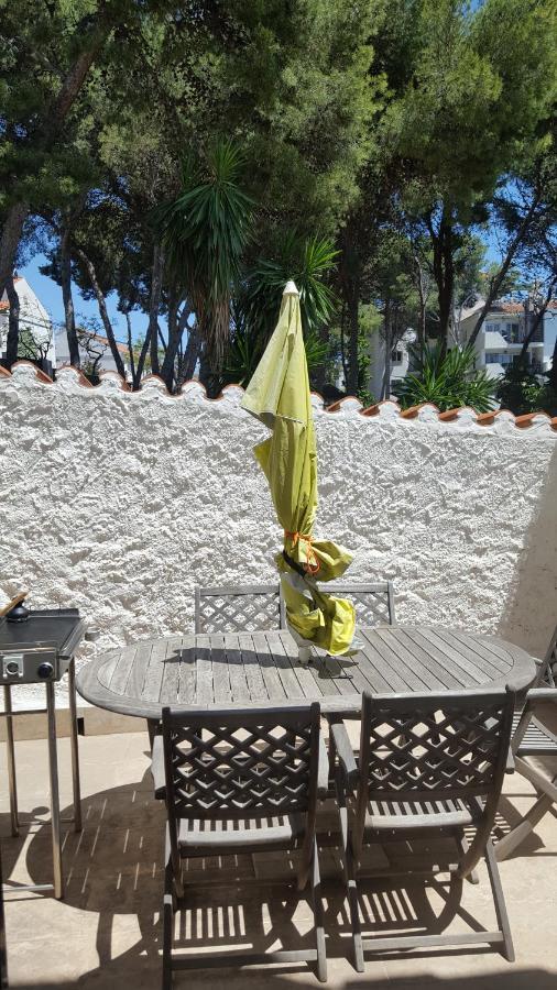 Semi-detached Adosado Con Encanto -130 M2 - Wifi 600 Mb - Piscina Comunitaria - Patio Privado Apartamento *